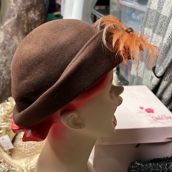 1940s War Time Brown Felt Hat With Feathers - Picture 5 of 8